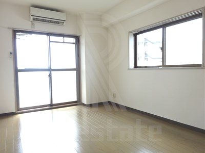 リファレンス県庁口 リビング