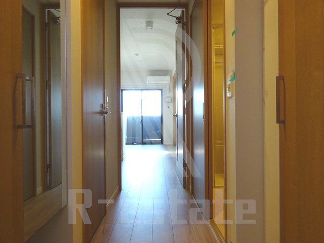 LANDIC　H1916 玄関