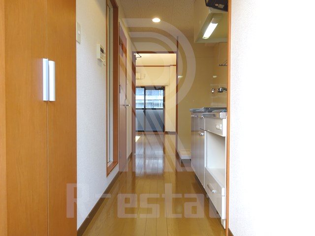 ロイヤル博多駅東84 玄関