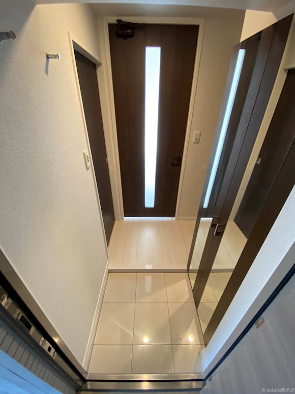 ネストピア天神東2 玄関