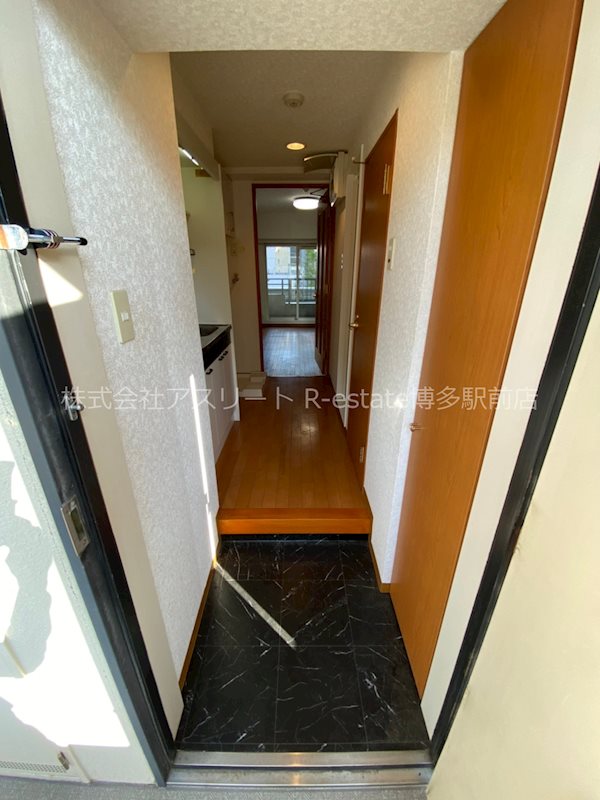 リファレンスリバーサイド 玄関