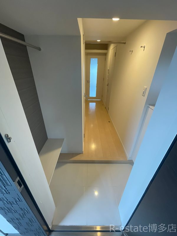 Rupieレジデンス渡辺通 玄関