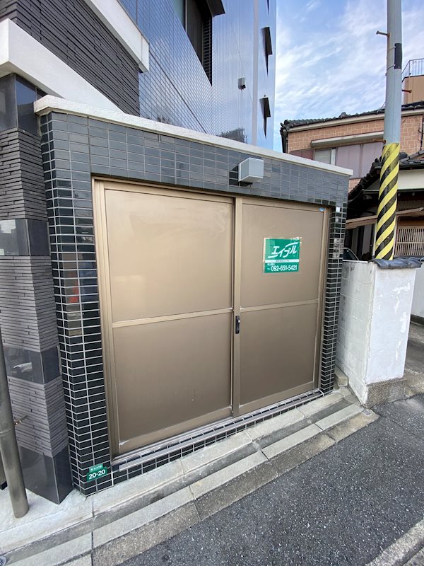 ドムール県庁前 その他外観3