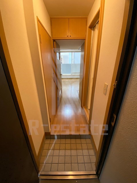 エステートモア警固 玄関