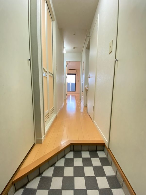 エンクレスト天神2 玄関