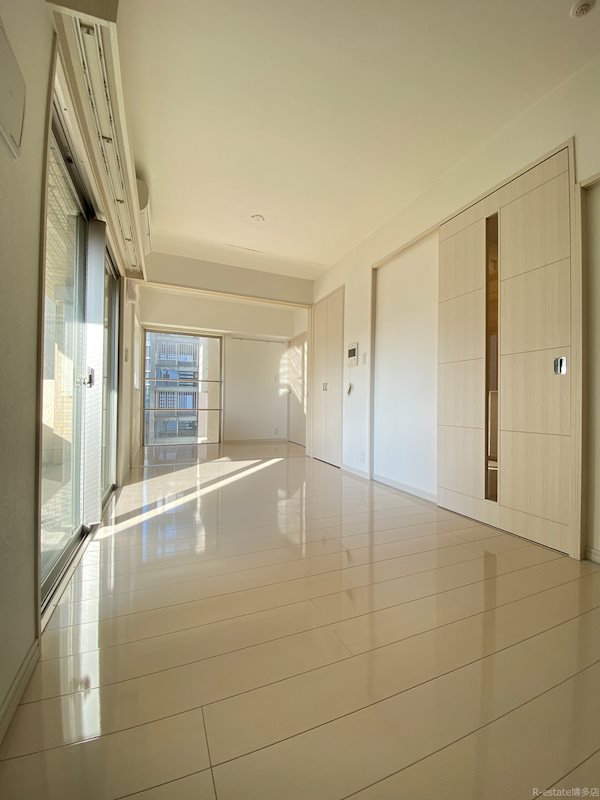 ヴィラ博丈下川端 リビング