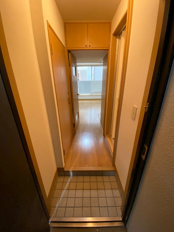 エステートモア警固 玄関