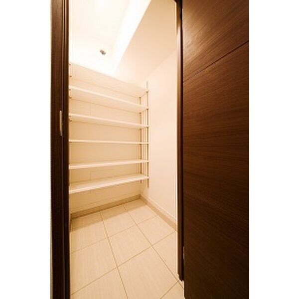 プレスタイル大濠公園 玄関