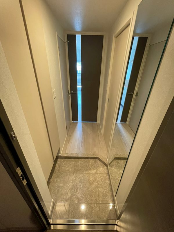 エンクレスト天神GLEE 玄関