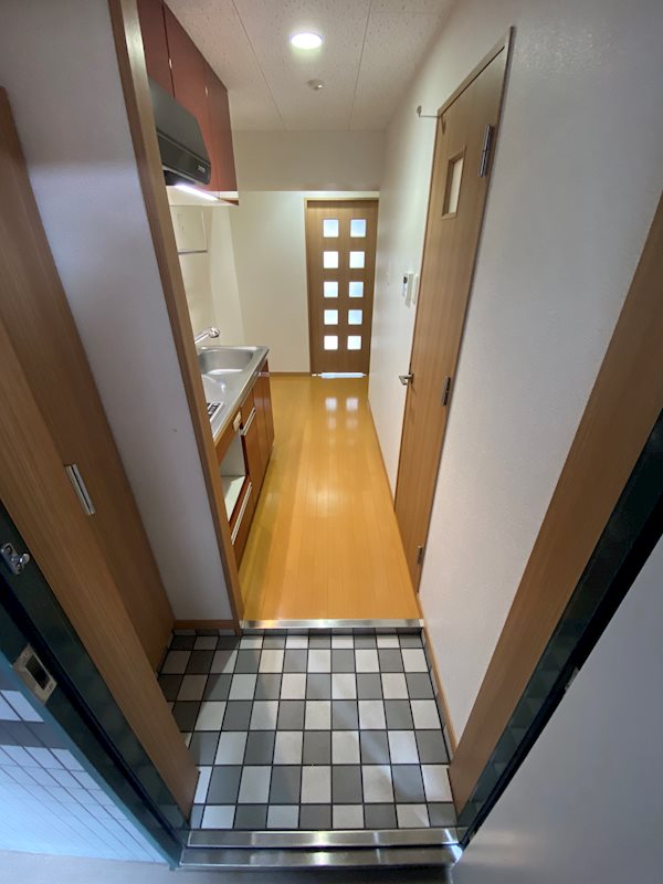 ロイヤルリバービュー143 玄関