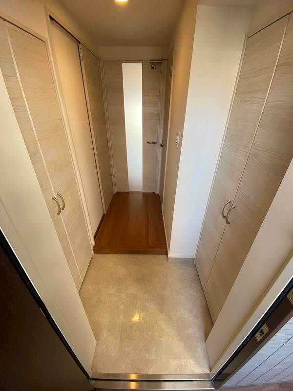 サニークレスト山王公園 玄関