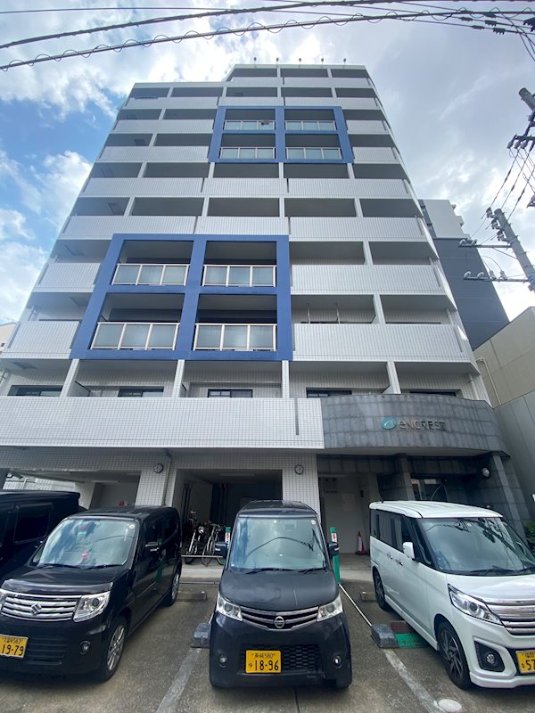 エンクレスト渡辺通 303号室 外観