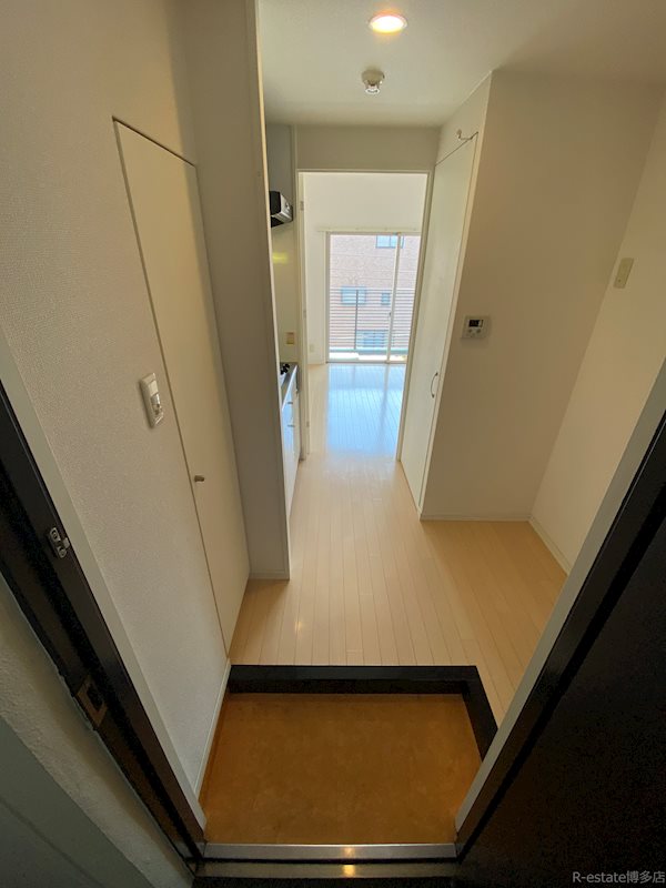 エンクレスト白金 玄関