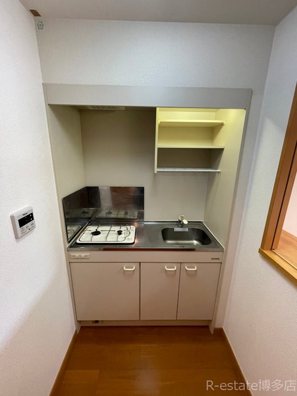 CAVANA天神 キッチン