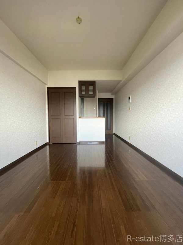 エステートモア博多 リビング