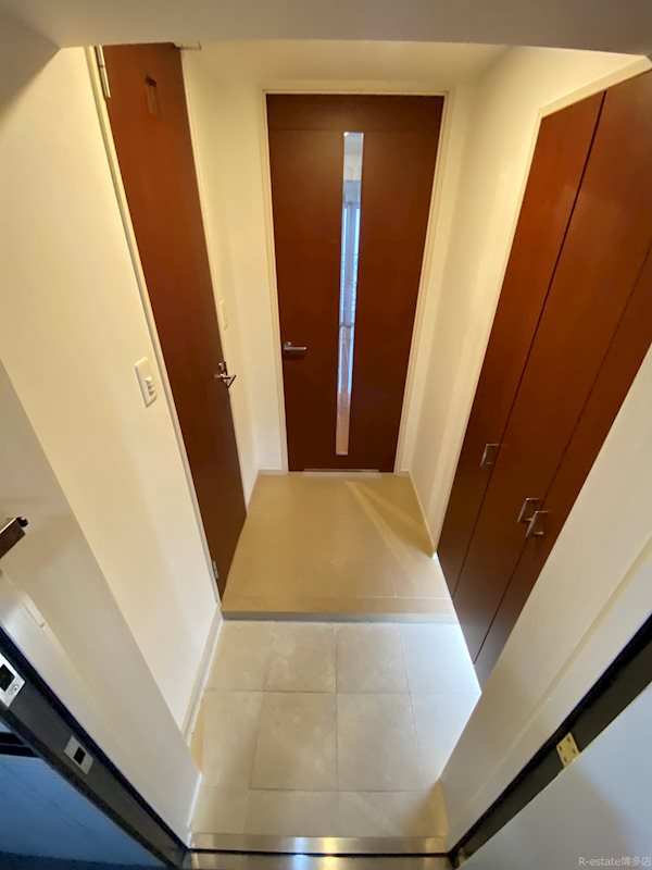 ヴィラ博丈下川端 玄関