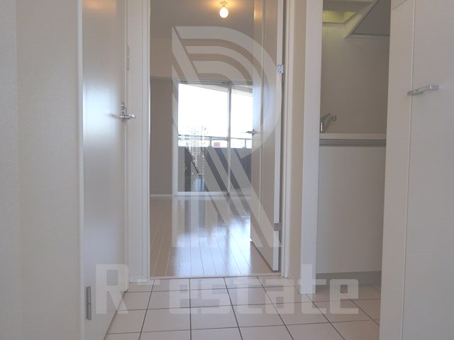 ナビールコート白金 玄関