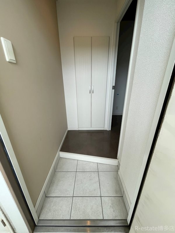 モダンパラッツォ東公園 玄関