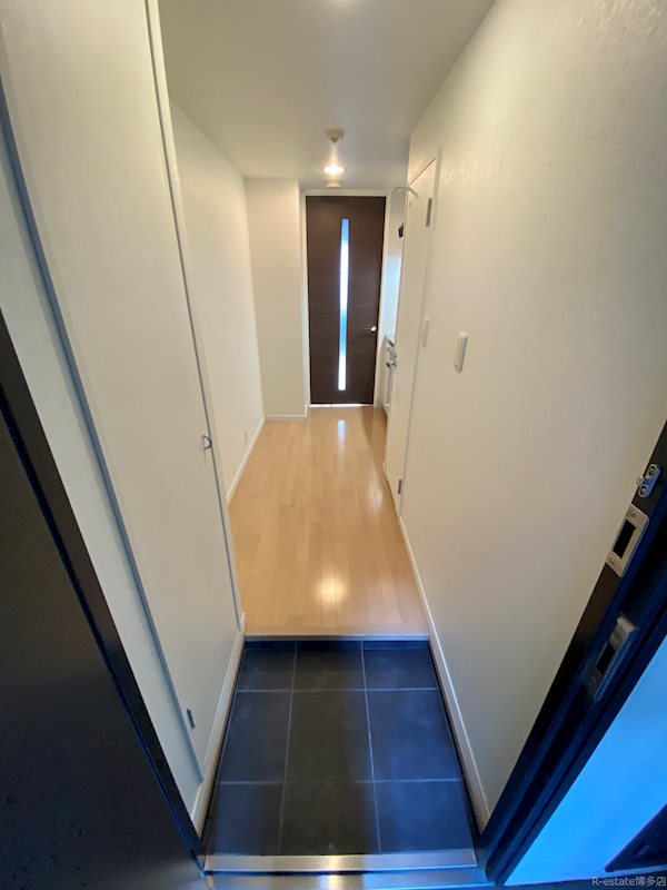 エンクレスト博多駅前3 玄関