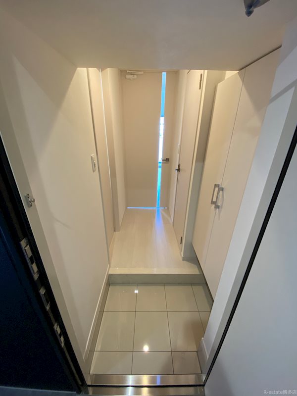 アルファシオミラーニ 玄関