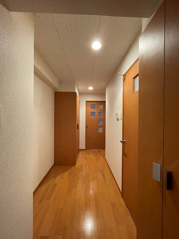 ロイヤル渡辺通2 88 玄関