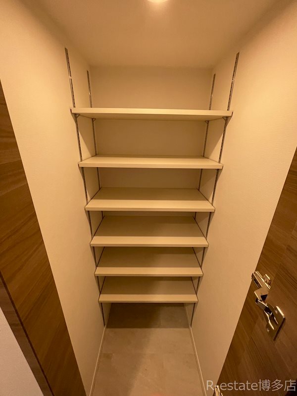 S-RESIDENCE中呉服 玄関