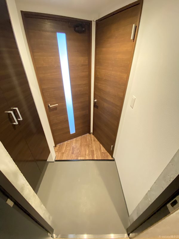 ソルヴェール馬出 玄関