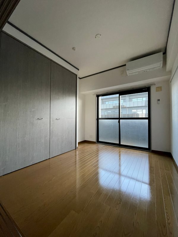 ロイヤル呉服112 ベッドルーム