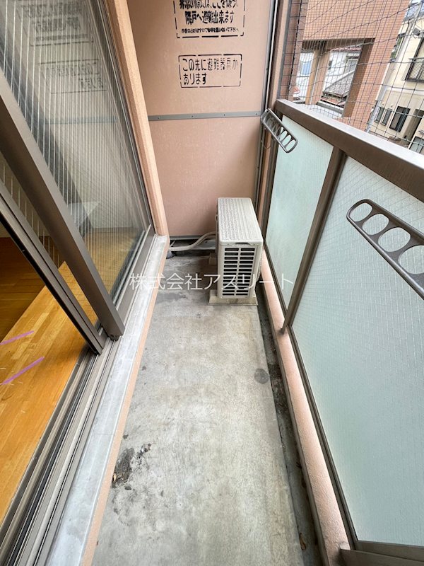 クレタ県庁前 ベランダ