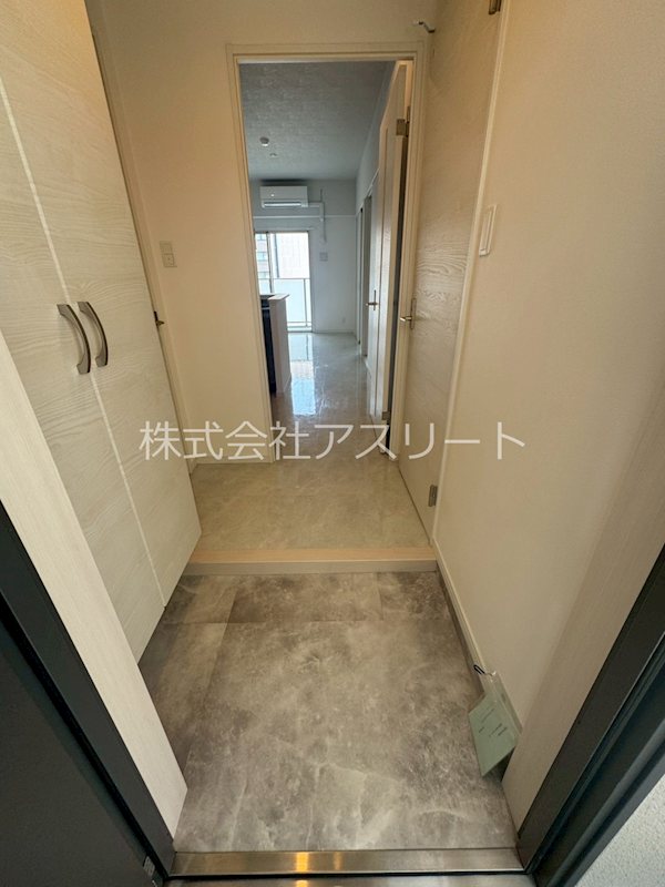 MODERN ASPIRATION THE HAKATA EKIMAE 玄関