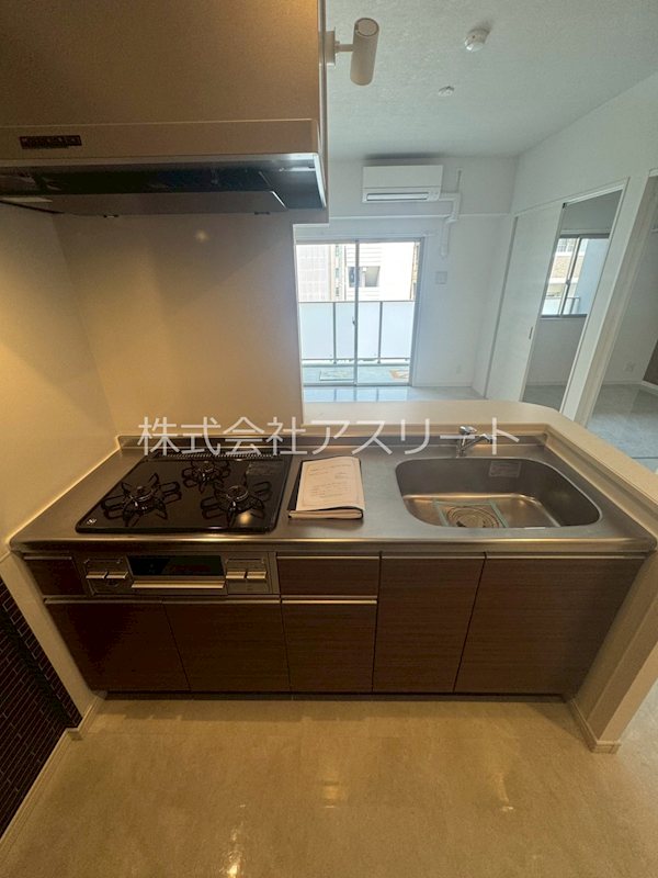 MODERN ASPIRATION THE HAKATA EKIMAE キッチン