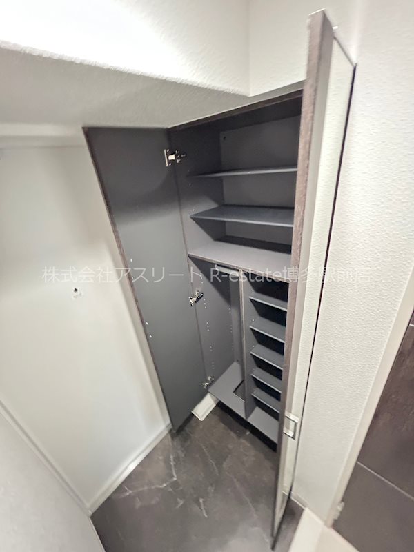 ドゥバーグ渡辺通 その他8