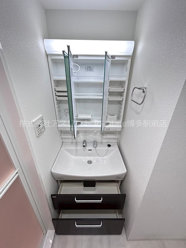 ドゥバーグ渡辺通 その他15