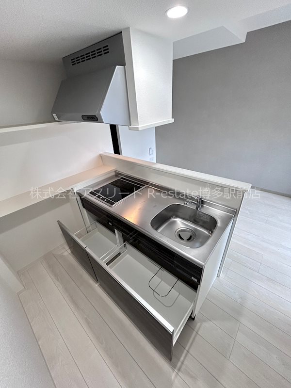 ドゥバーグ渡辺通 キッチン