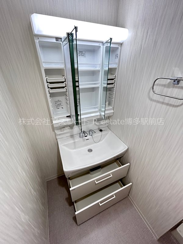 ドゥバーグ渡辺通 その他4