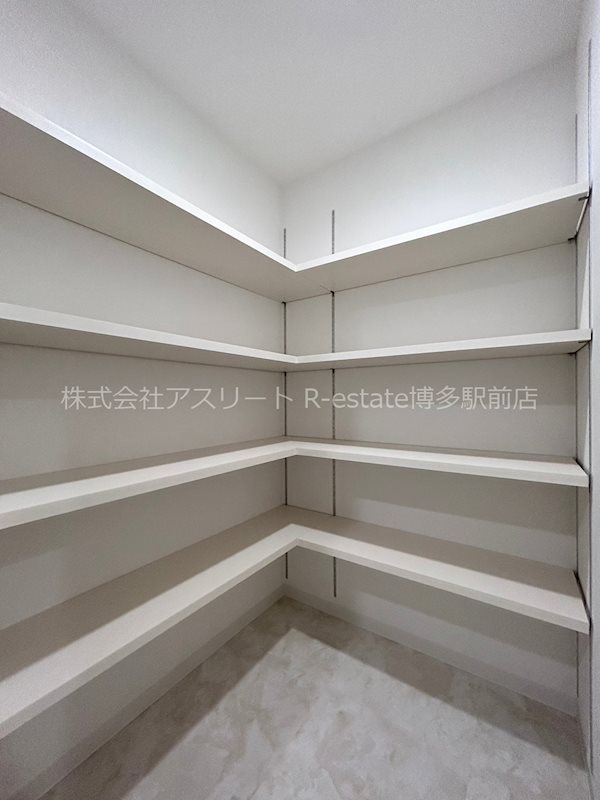 ドゥバーグ渡辺通 その他18