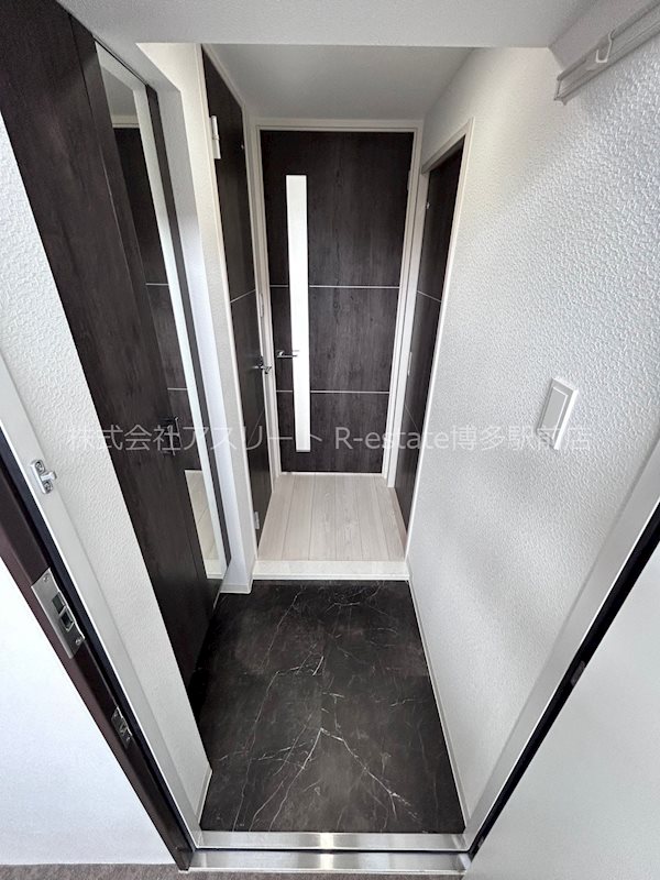 ドゥバーグ渡辺通 玄関