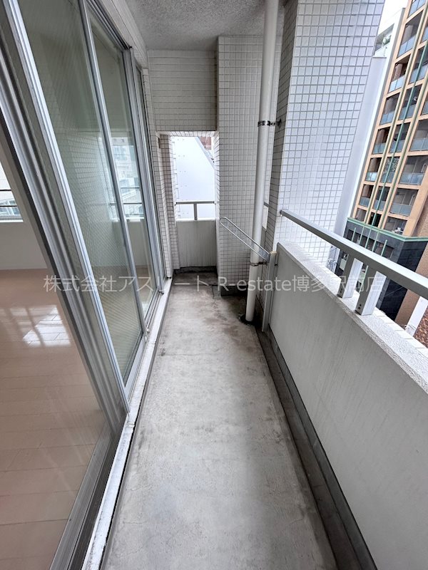 ラドゥーナビルディング ベランダ