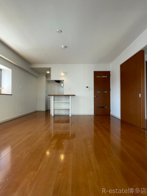 ネストピア県庁前 リビング