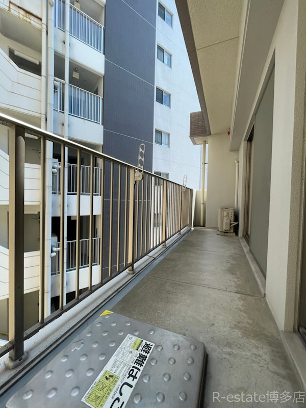 ネストピア県庁前 ベランダ