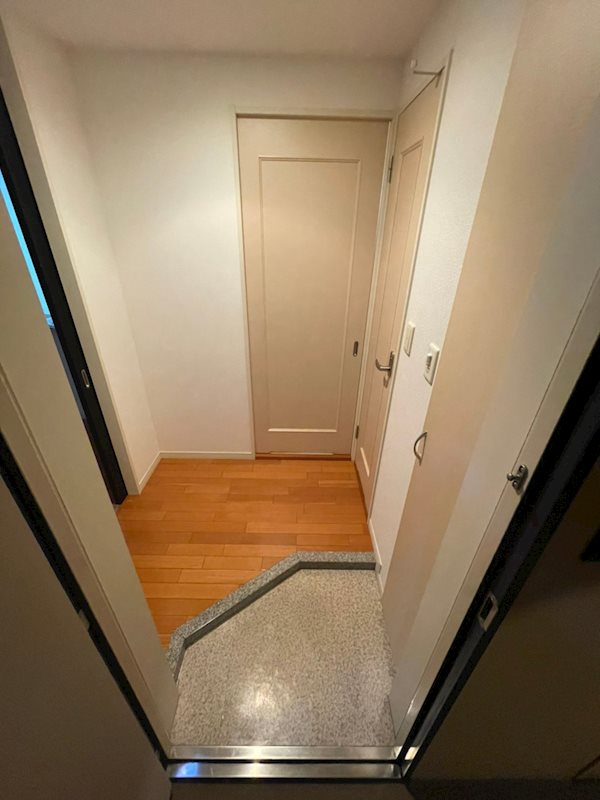 ラフィネス薬院ウエストタワー 玄関