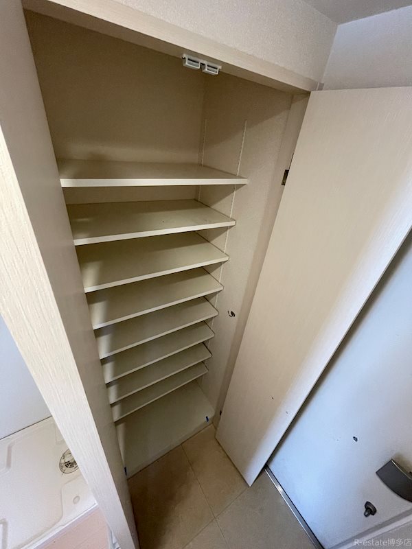 エステムプラザ福岡県庁前ネオシス 玄関