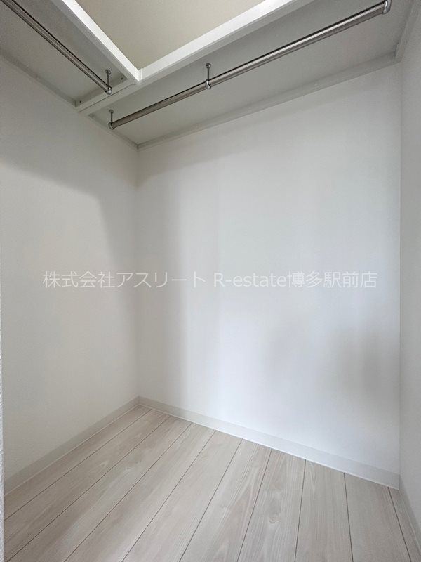 ドゥバーグ渡辺通 その他6