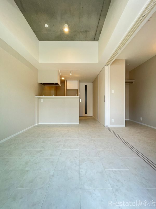 C　CHARMANT　HAKATA リビング