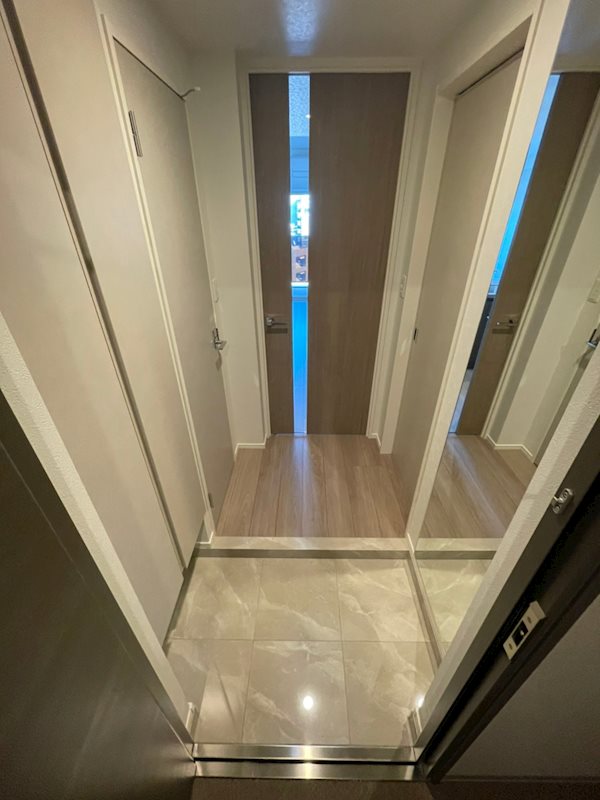 エンクレスト天神GLEE 玄関