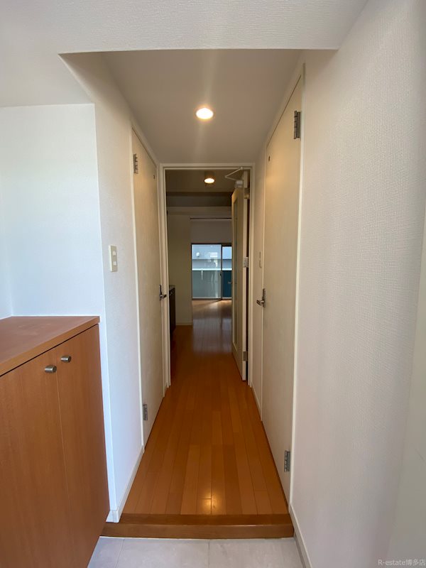 エンクレスト博多3 玄関