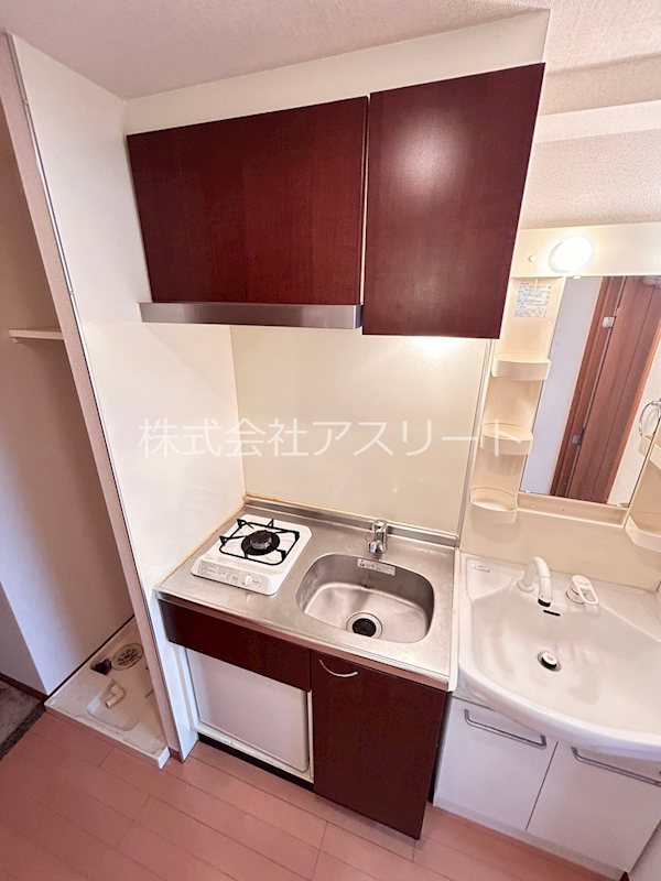 エステムコート博多駅前2セグティス キッチン