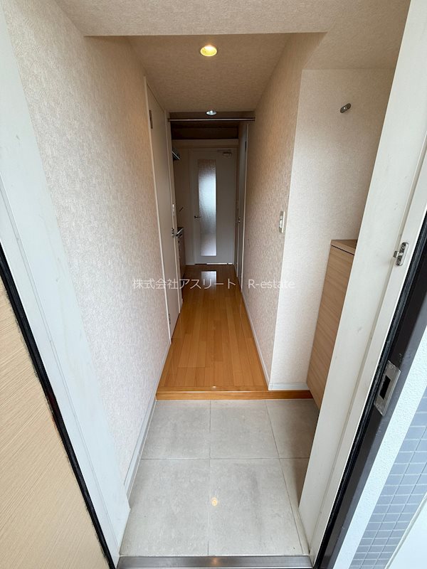 アレクサスラストラーダ 玄関