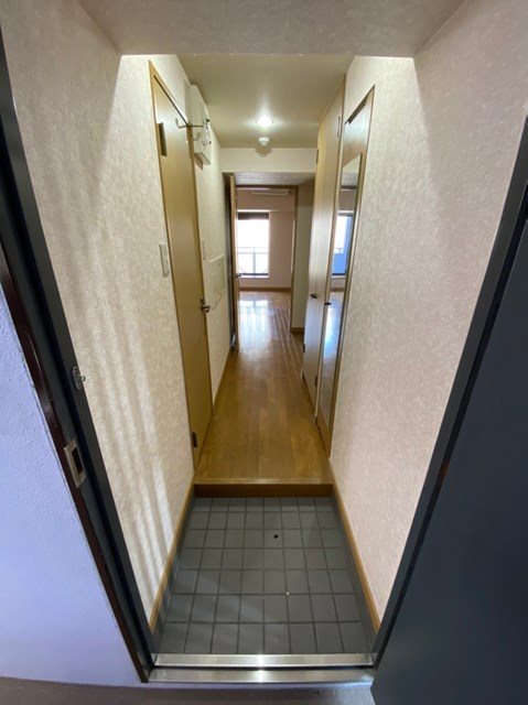 ダイナコートエスタディオレシェンテ 玄関