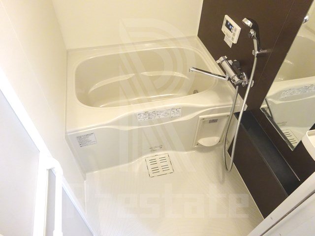 ソリエーヴォ県庁前 風呂画像